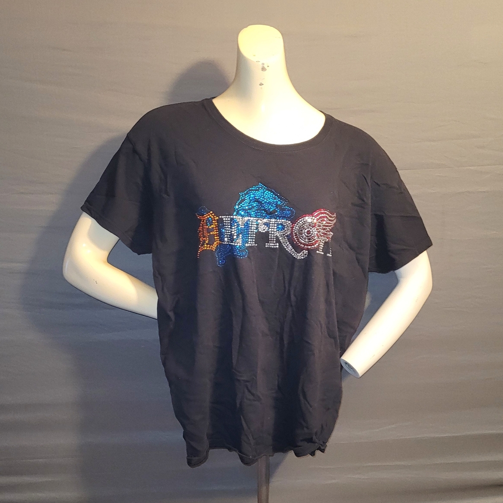 Detroit Rhinestone Graphic Short Sleeve Top